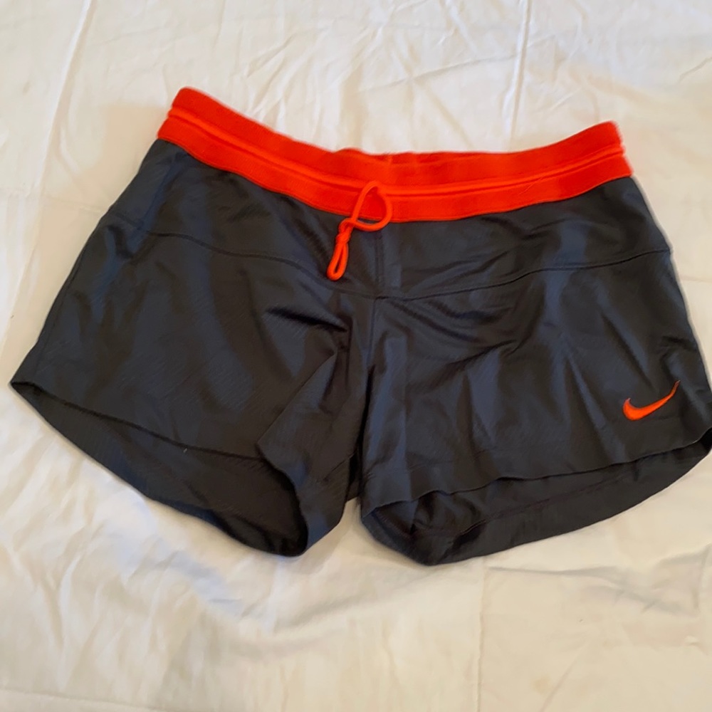 Nike shorts size medium